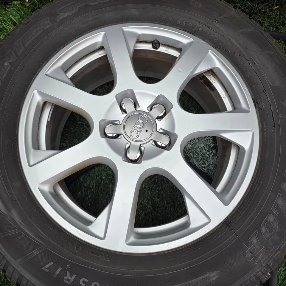 17 inch Audi OEM alloy rims, like new - photo 4