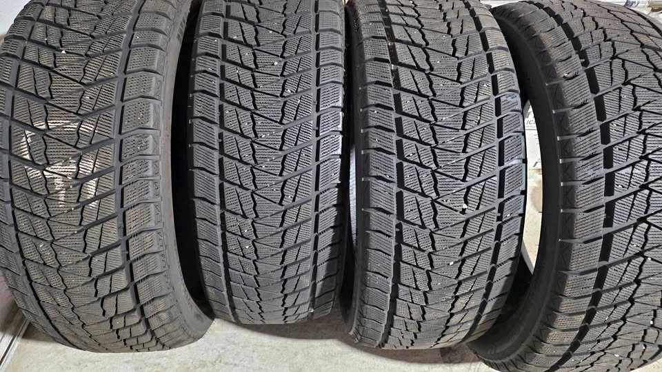 275/45/21 Winda winter tires 90% tread