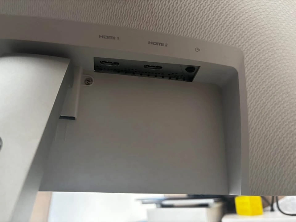 Dell Monitor 32” Curved Monitor - photo 3