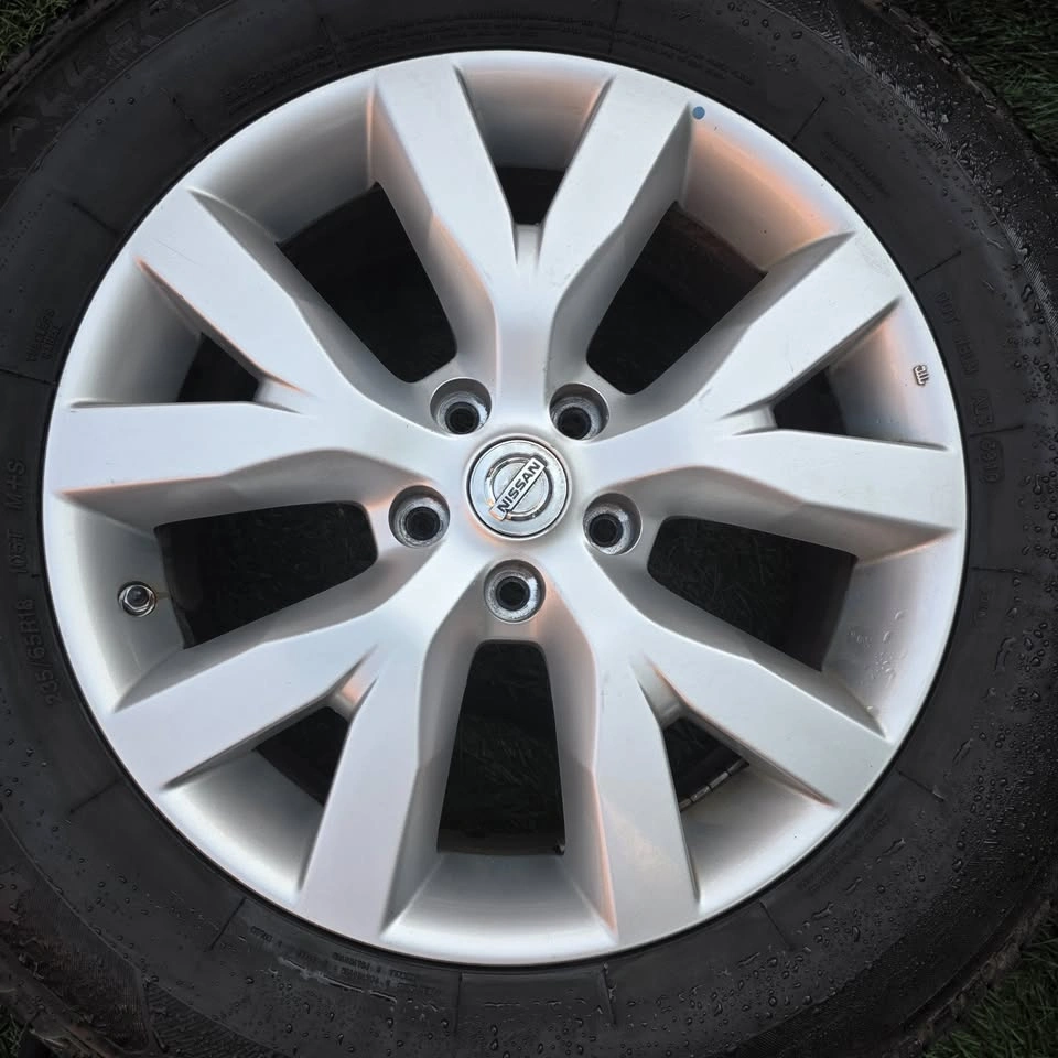 235/65/18 Firestone All Season Tires with Nissan OEM Rims - photo 3