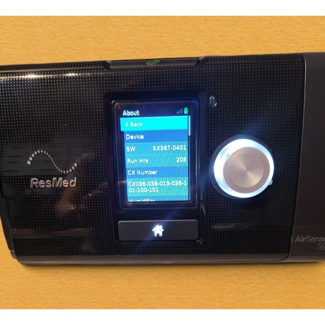 ResMed AirSense 10 CPAP Full Set w/ Mask [Only 205 Hours] - photo 2