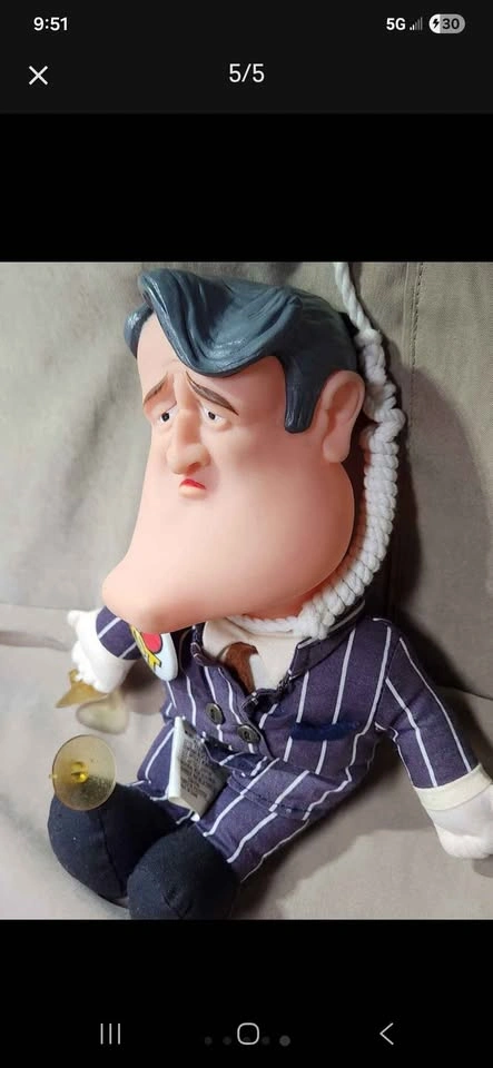 Vintage Brian Mulroney "I Love GST" Hanging Doll (1990) - photo 5