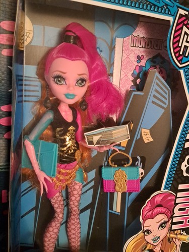 2013 Monster High Gigi Grant Scare Master Brand New