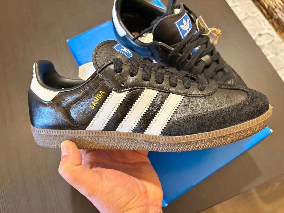 Adidas Samba Size W9 / M 7.5