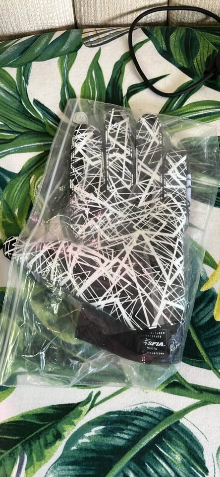 Brand New Cutters Game Day Football Receiver Glove – Single (Lef - photo 2