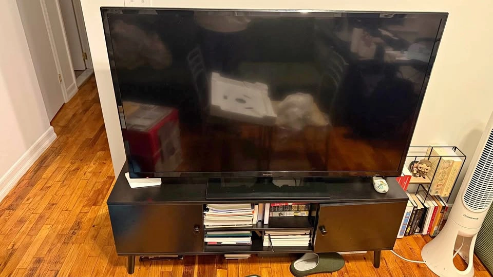 Simple Deluxe TV Stand for 45-60 inch TVs