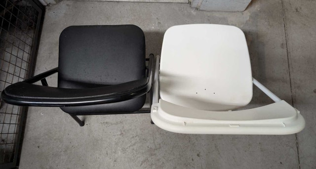 Set of 2 Folding Chairs - Black and White