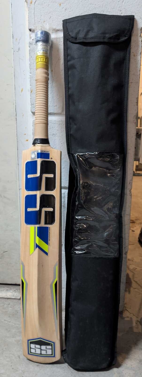 "Super Power" Kashmir Willow Cricket Bat (With Case)