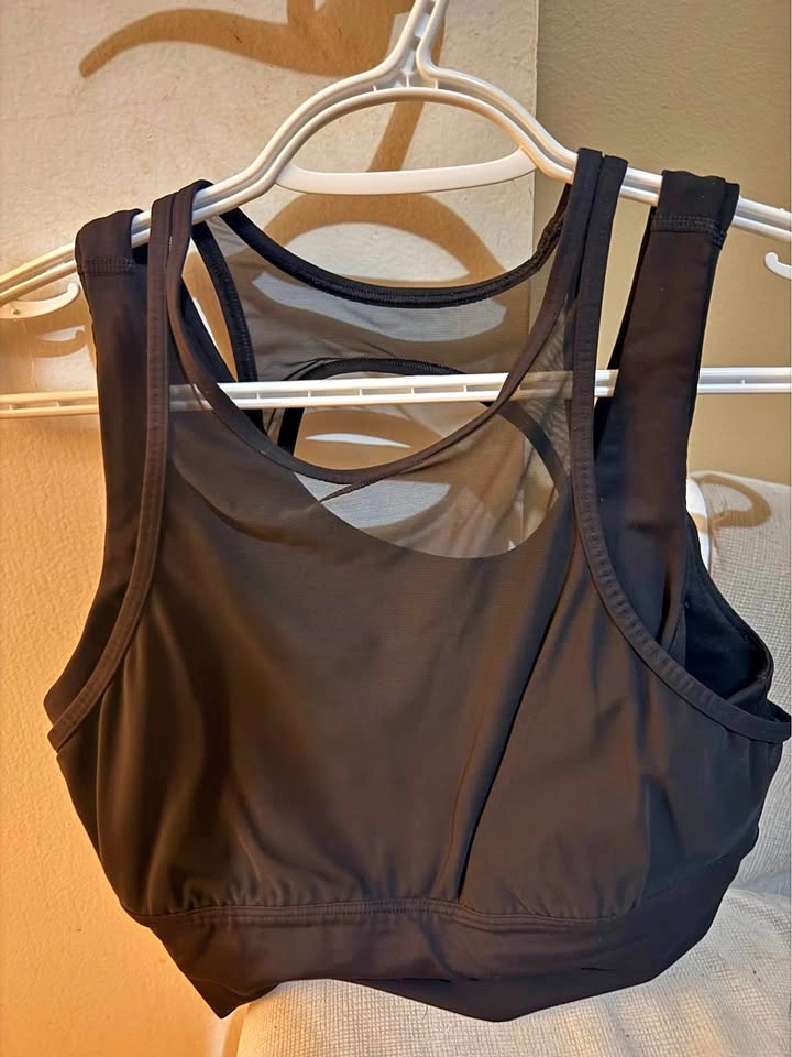 Black Lululemon Sports Bra