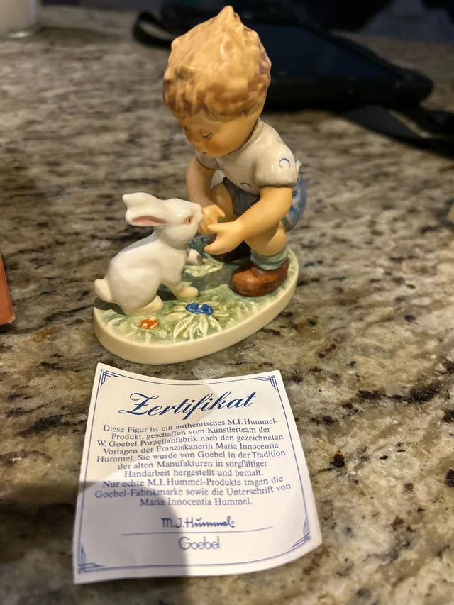 Goebel Hummel Figurine image indicator(3)