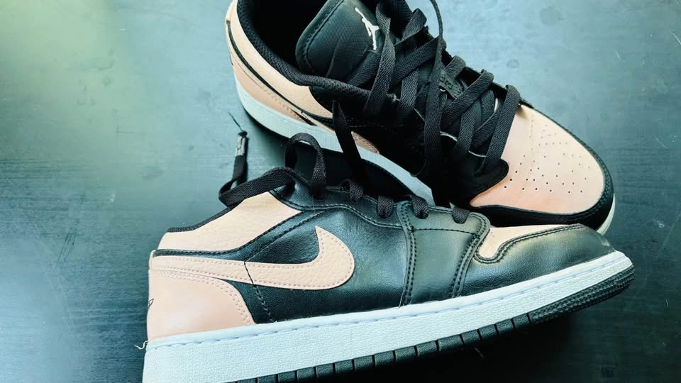 Jordan Air Jordan 1 Low Crimson Tint Pink Size 6.5Y - photo 2