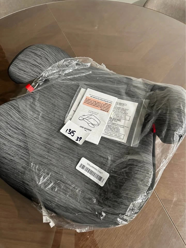 Brand new booster car seat - photo 2