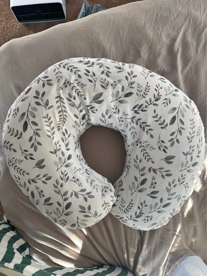 Nursing pillow