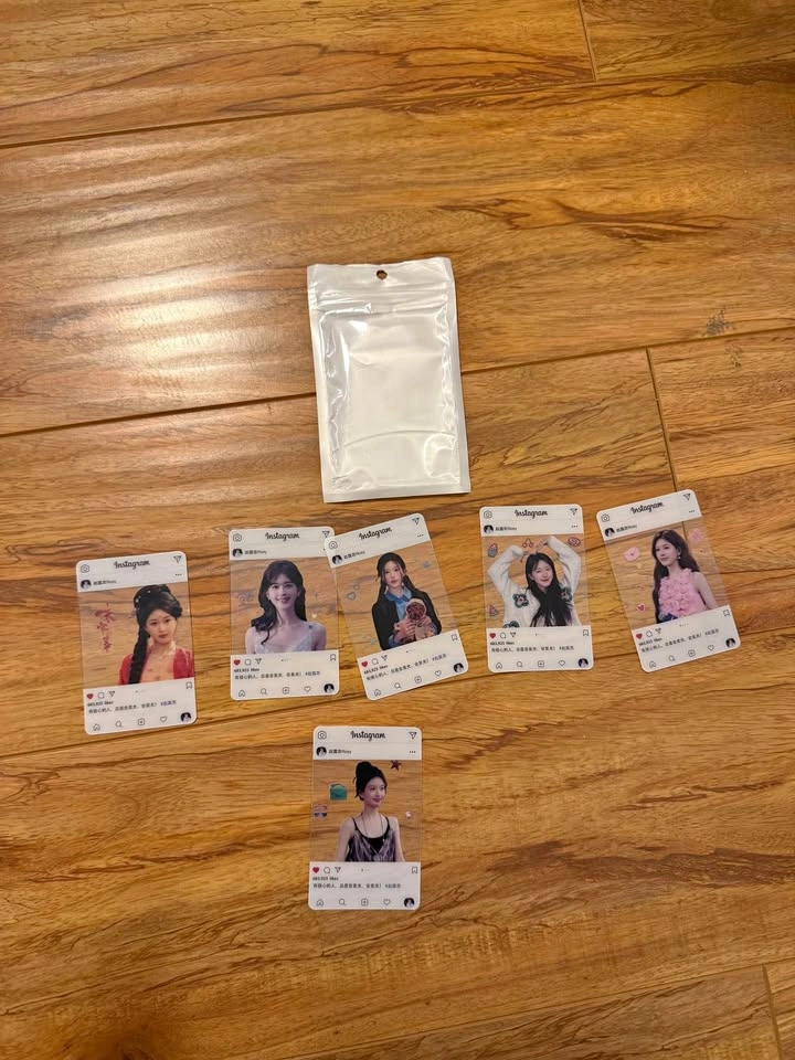 Brand New Zhaolusi photocards $3 each