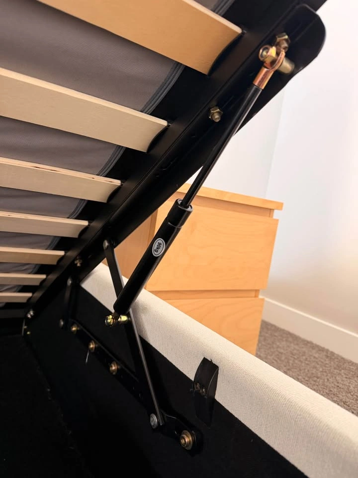 King size bed with Storage - photo 4