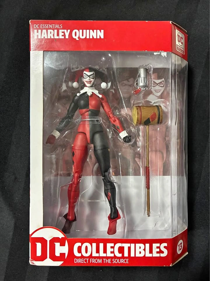 DC Essentials Harley Quinn