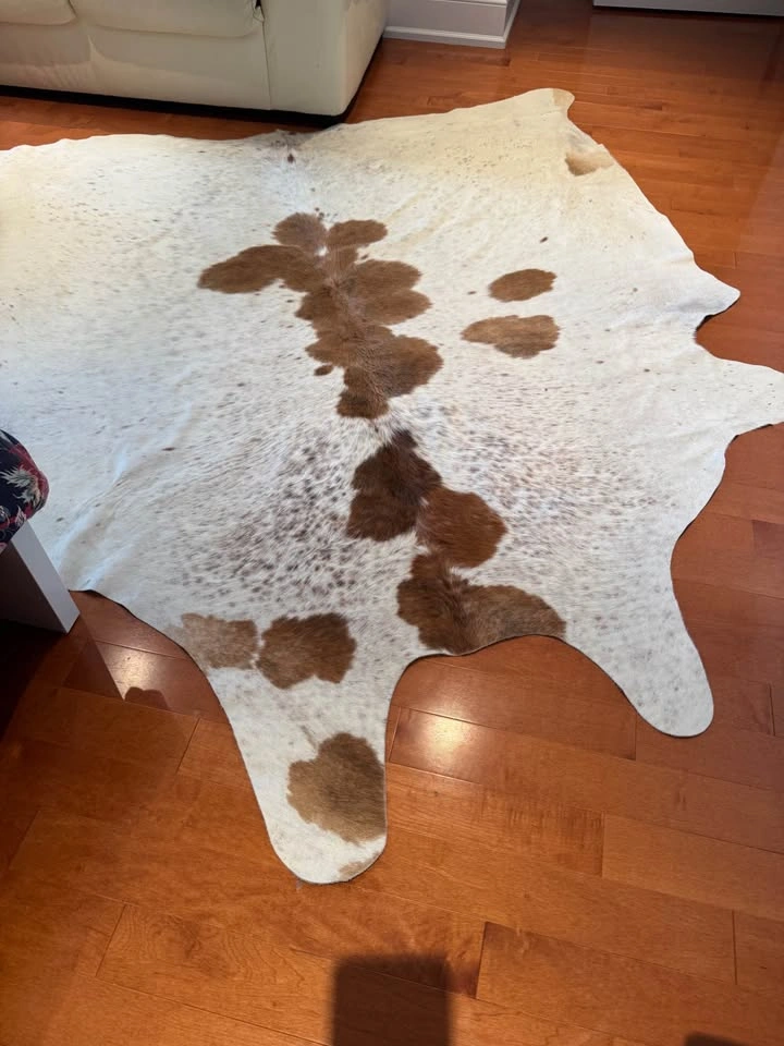 Brown and White Speckled Cowhide Rug - photo 2