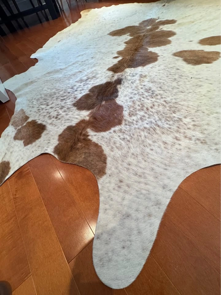 Brown and White Speckled Cowhide Rug - photo 3