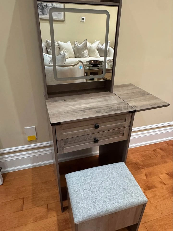 Vanity Desk with LED Mirror & Stool – Excellent Condition - photo 2