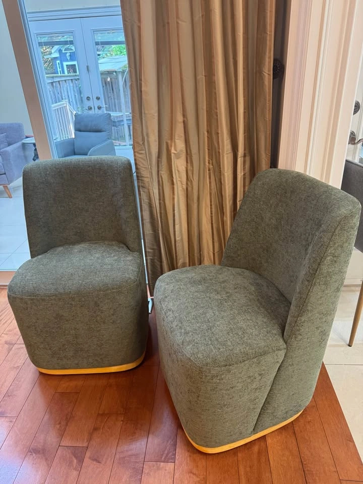 Modern Swivel Accent Chairs – Set of 2 – Excellent Condition - photo 2