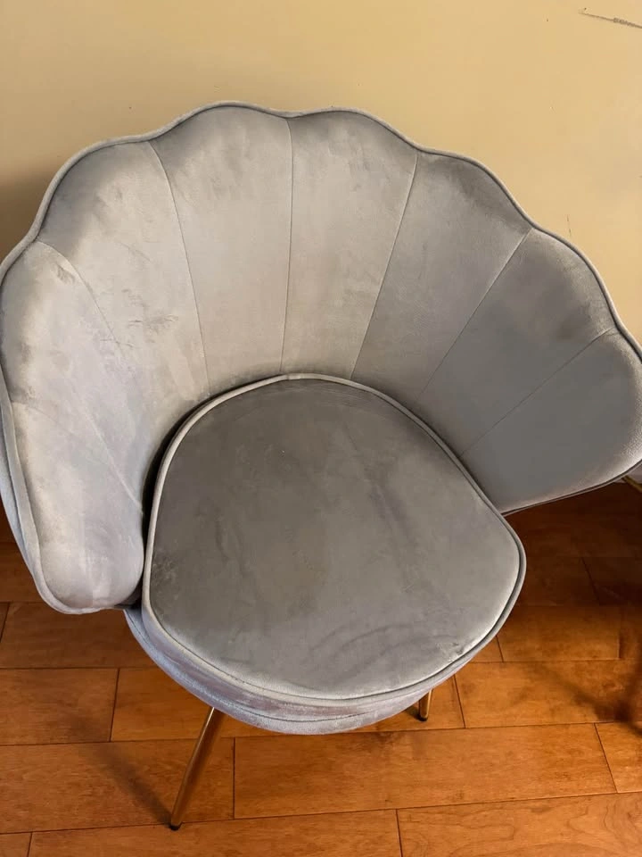 Pair of Grey Velvet Scalloped Shell Chairs with Gold Legs - photo 3