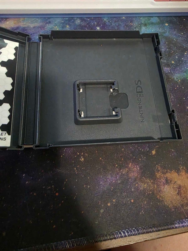 Nintendo Pokemon White Version Case and Manual - photo 5