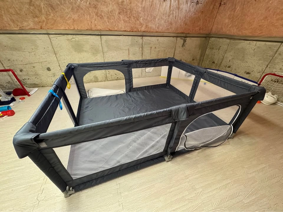 Large Baby Playpen with Mesh Sides - photo 2