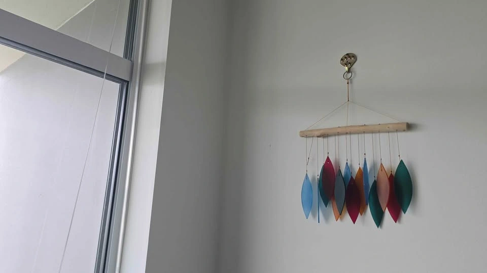 Handmade Driftwood and Glass Leaf Wall Hanging - photo 2