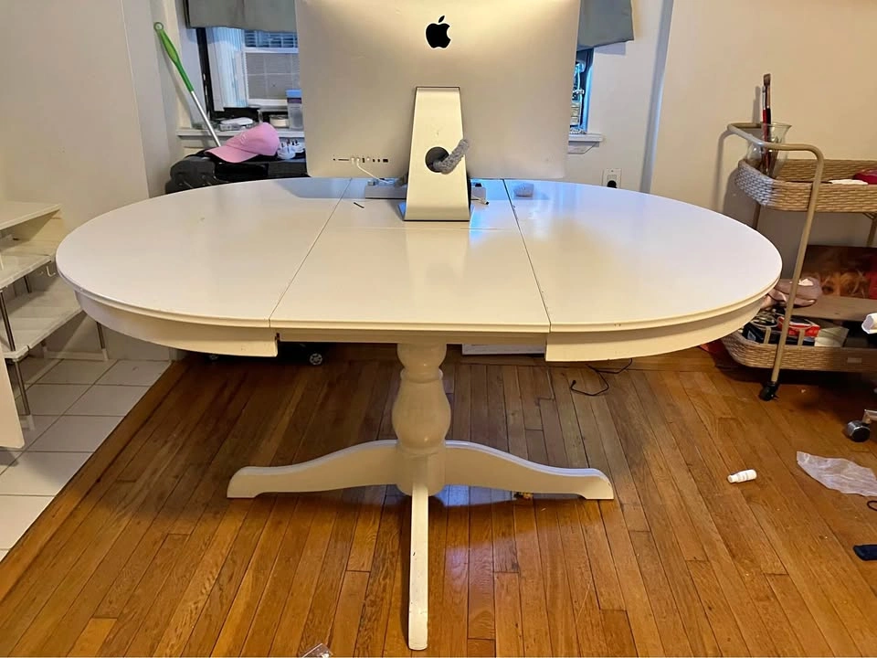 White Round Pedestal Dining Table with Extension Leaf