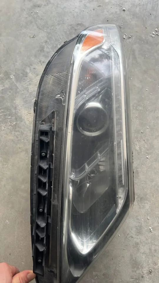 2015 Kia Sorento Front Headlights image indicator(4)