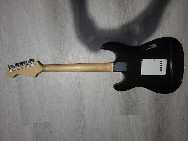 Academy Electric Guitar - photo 4