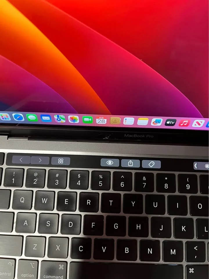 2020 MacBook Pro 13” Upgraded 16GB 500GB SSD 4 USB-C image indicator(5)