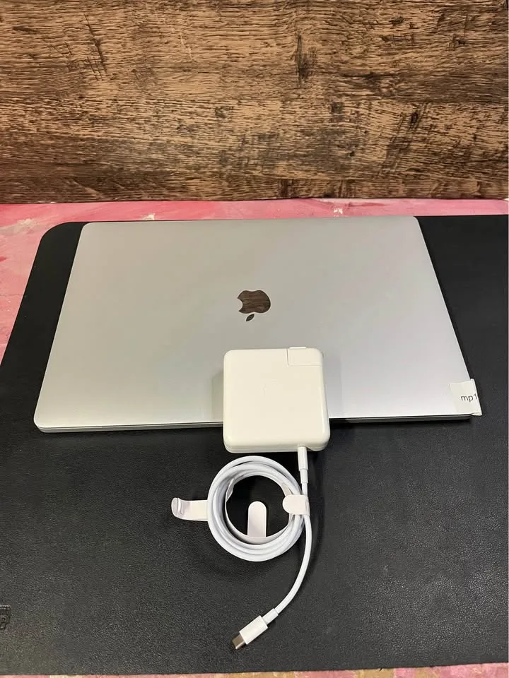MacBook Pro 16” 16GB 512SSD - Apple Charger included image indicator(4)