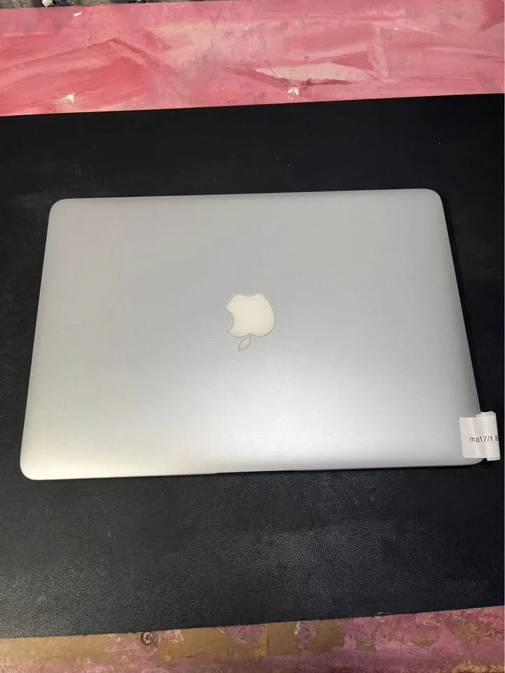 2017 MacBook Air 13” 8GB 128SSD ++++ image indicator(2)