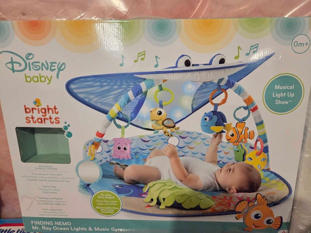 Bright Starts Finding Nemo Mr. Ray Ocean Lights & Music Gym