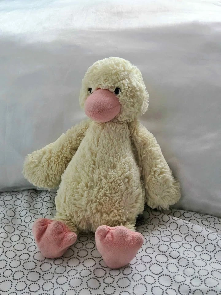 Jellycat Bashful Duck – Medium 🦆