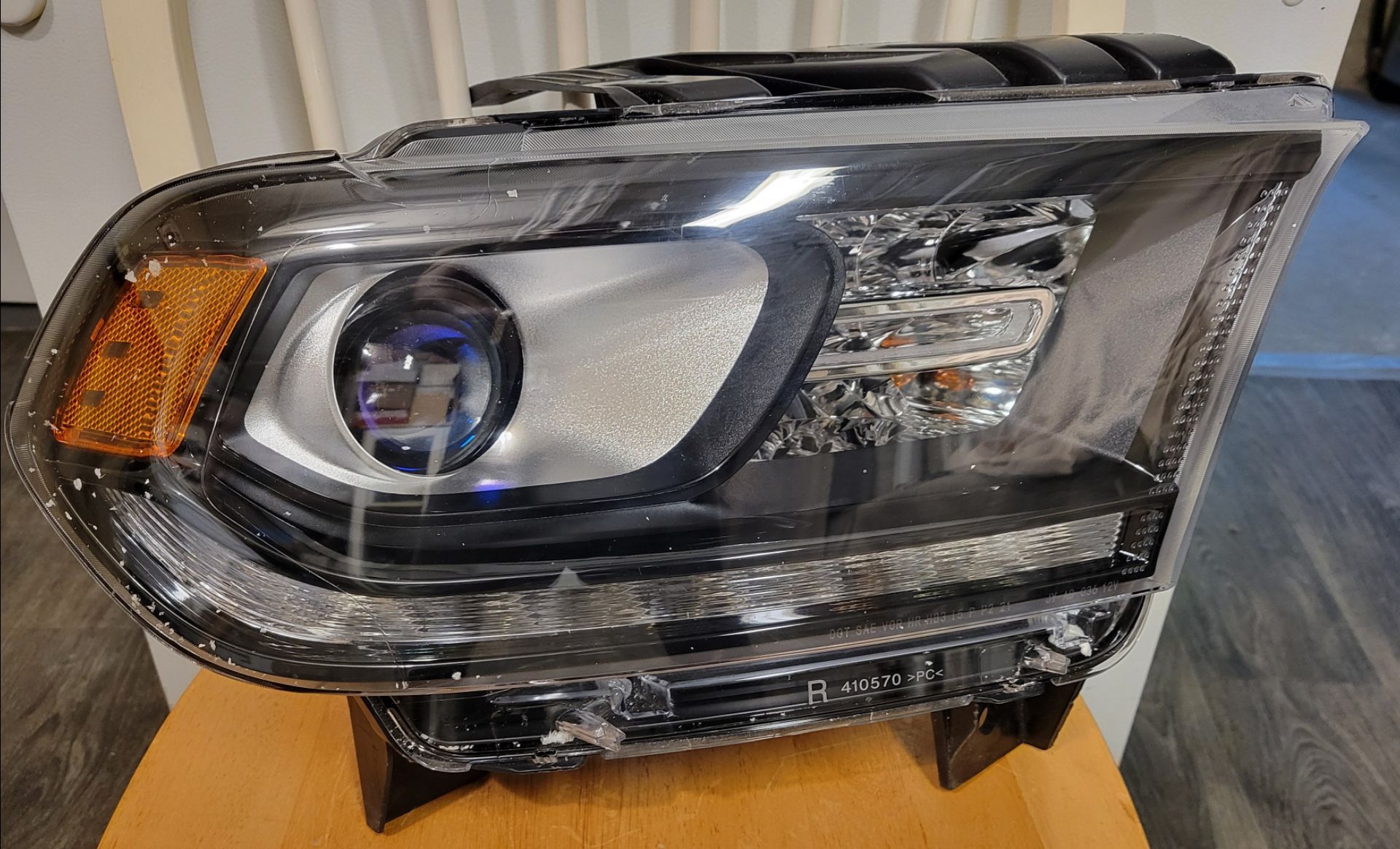2014-2020 DODGE DURANGO RIGHT RH PASSENGER SIDE HEADLIGHT / NEW