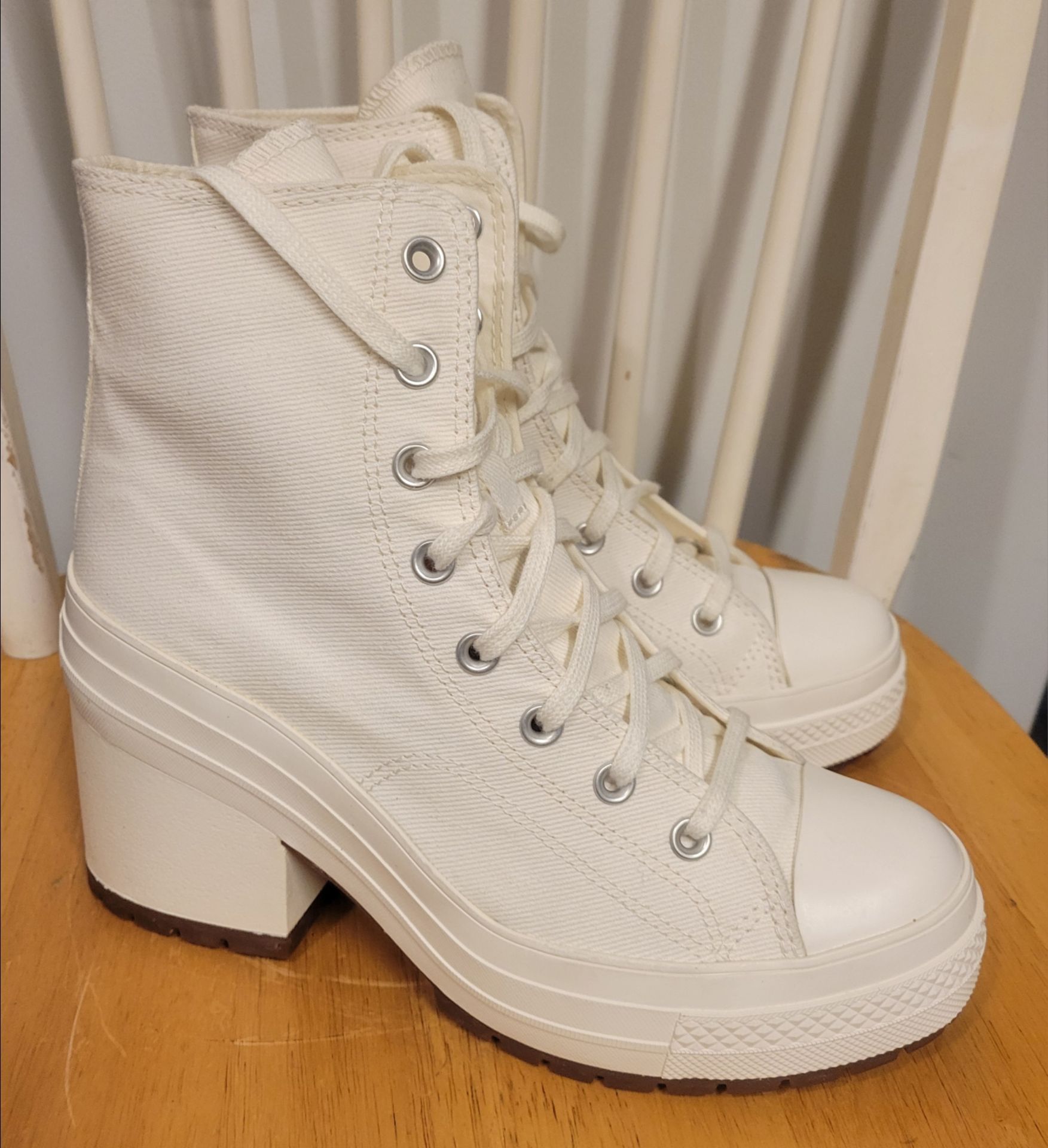 Converse Chuck 70 de Luxe Cream Heels Women's Boots Size 10