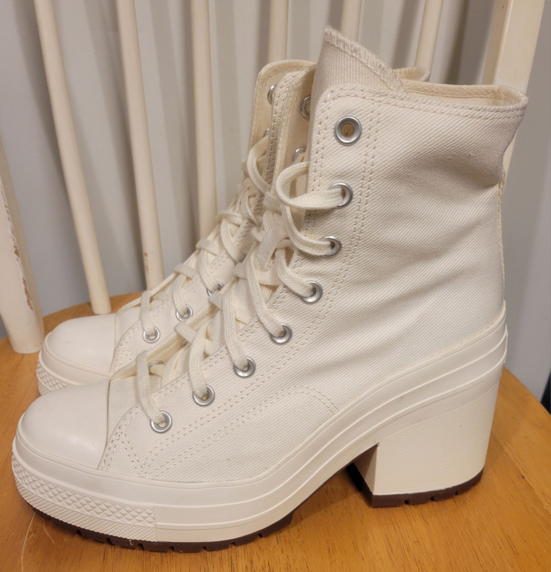 Converse Chuck 70 de Luxe Cream Heels Women's Boots Size 10 - photo 2