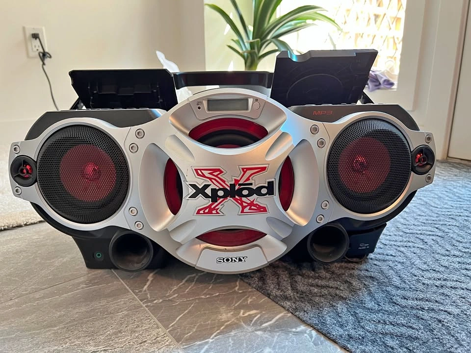 Sony Xplor CFD-G7000CP Boombox