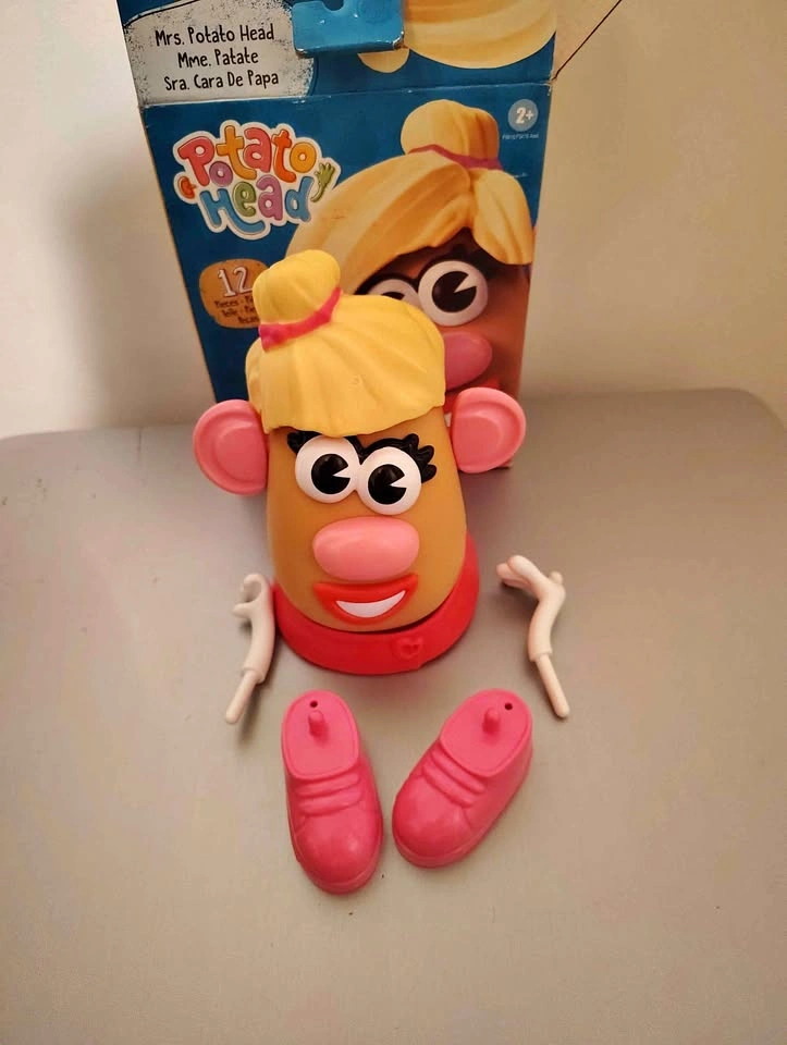 Mrs. Potato Head Toy Set