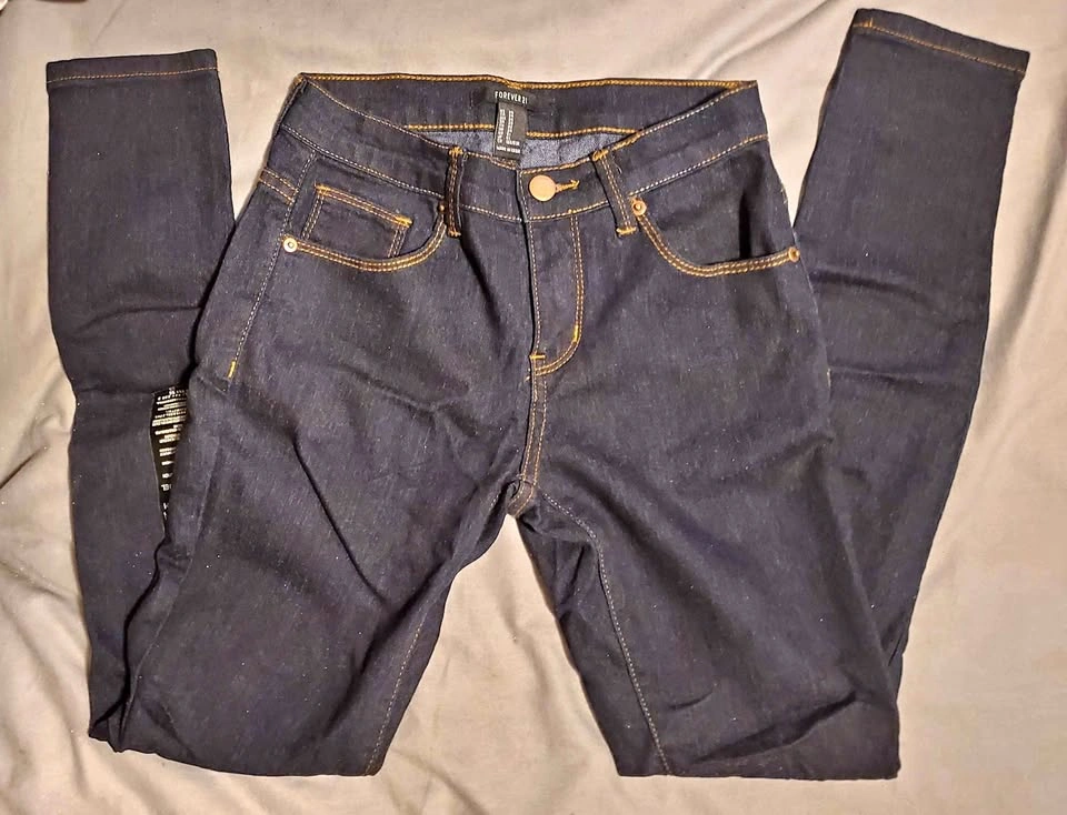 Jeans/ Jeggings - size 24