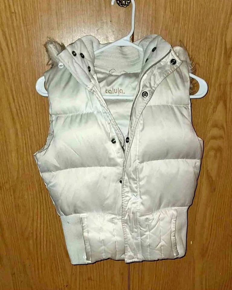 White Puffy Vest - TALULA/ Aritzia