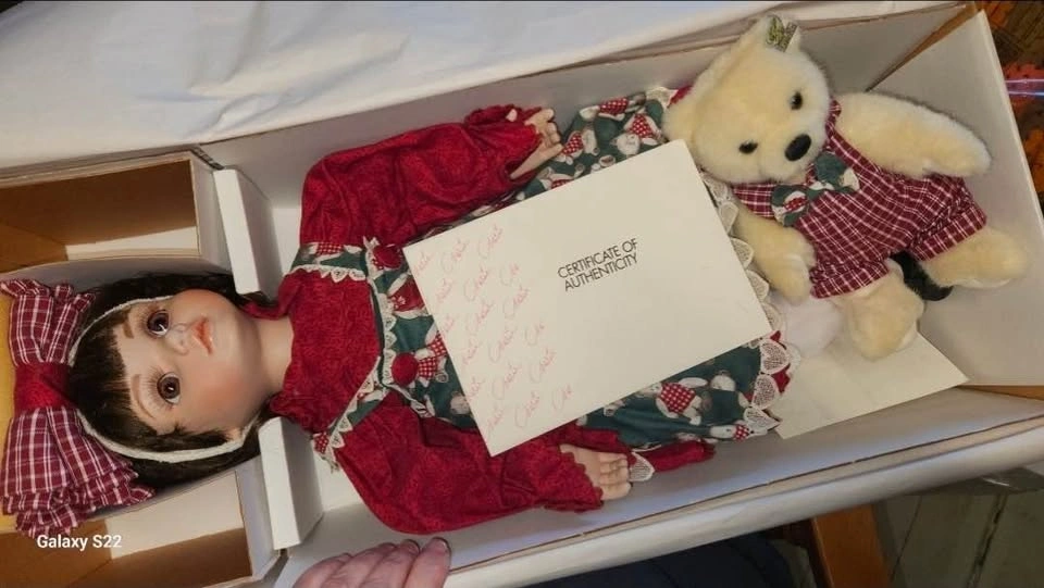 Marie Osmond Collection Toddler Porcelain Doll - photo 2