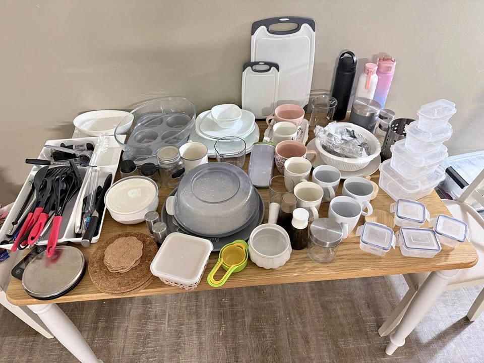 Relocation Sale: Huge Kitchen Bundle