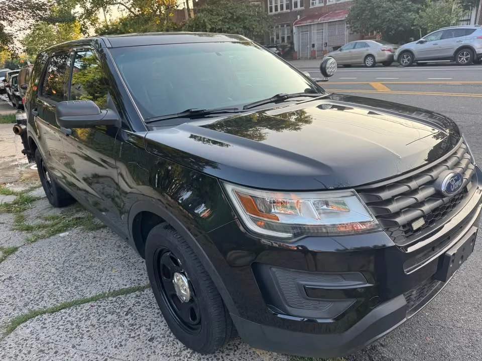 2016 Ford Explorer · Sport Utility 4D image indicator(2)