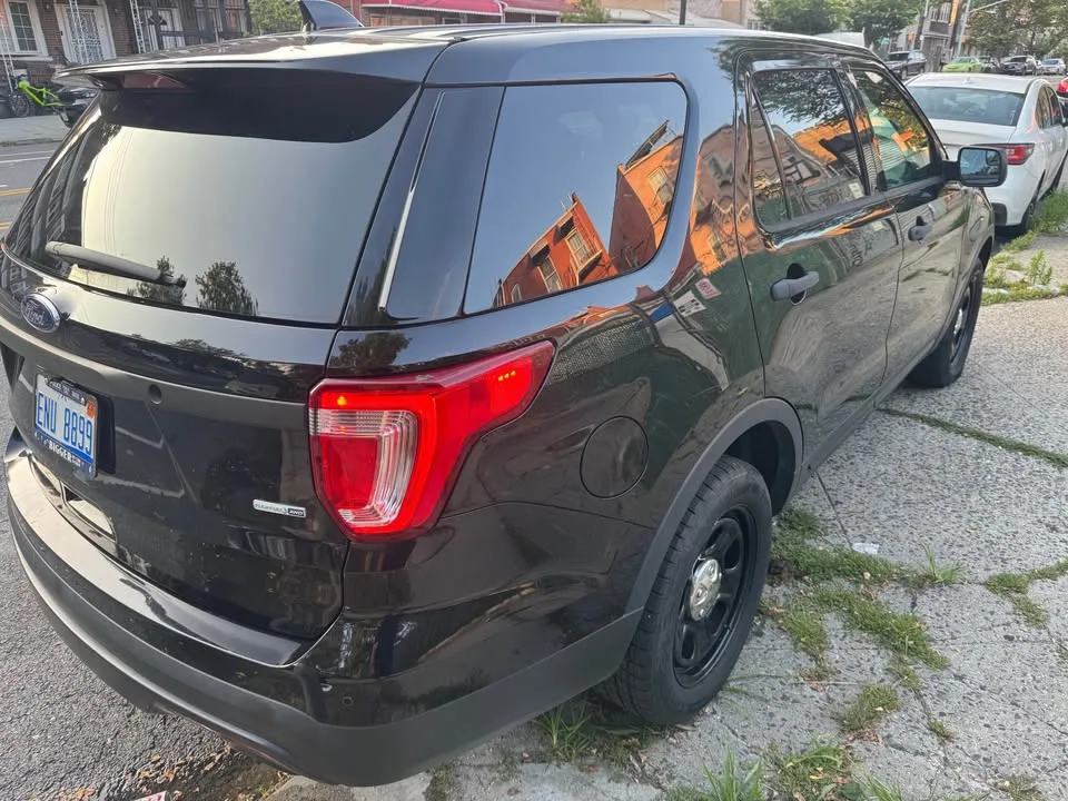 2016 Ford Explorer · Sport Utility 4D image indicator(4)