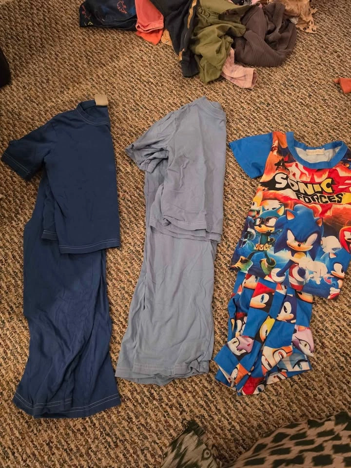 15 piece bundle - Boys clothes size 5/6 - photo 3
