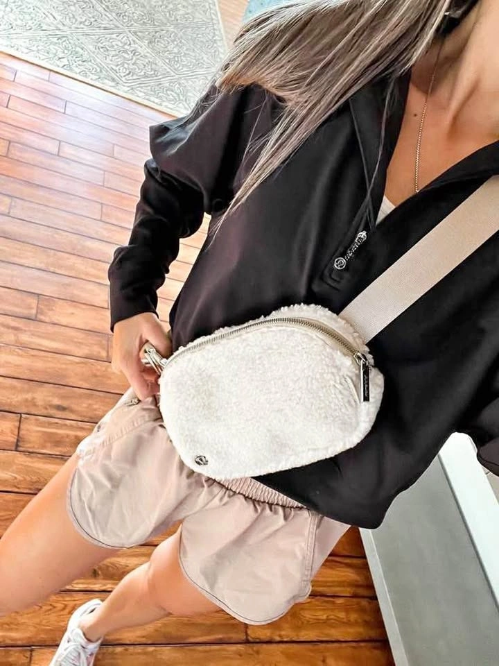 Lululemon Everywhere Belt Bag Fleece - BONE COLOUR