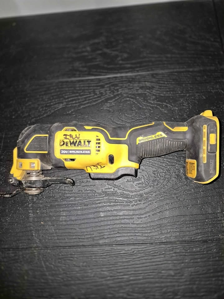 Dewalt cordless oscillating multi-tool